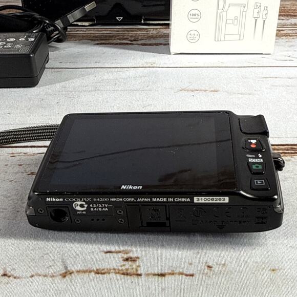 Nikon Coolpix S4200 16MP Touch Screen Digital Camera Bundle Black Tested - Picture 7 of 9